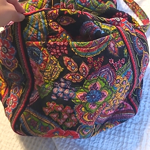 VERA BRADLEY TRAVEL BAG - Picture 2 of 6